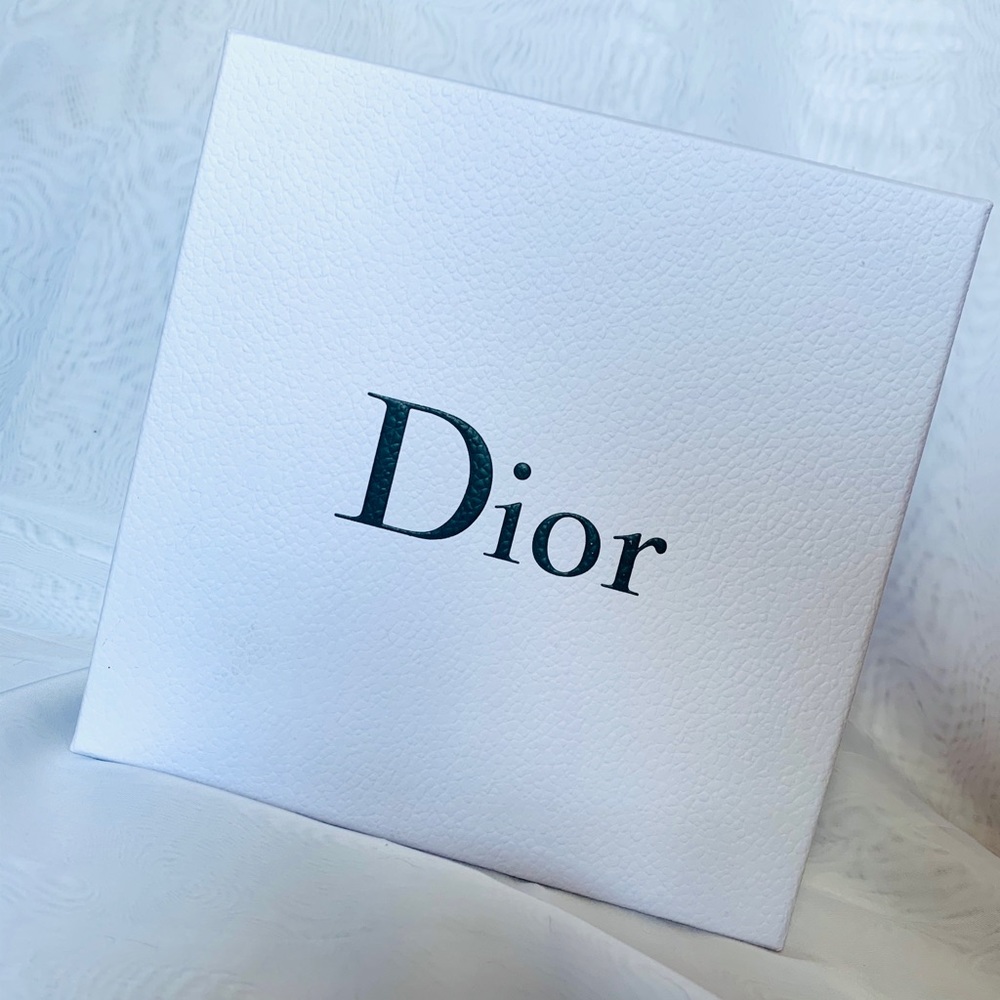 Dior box